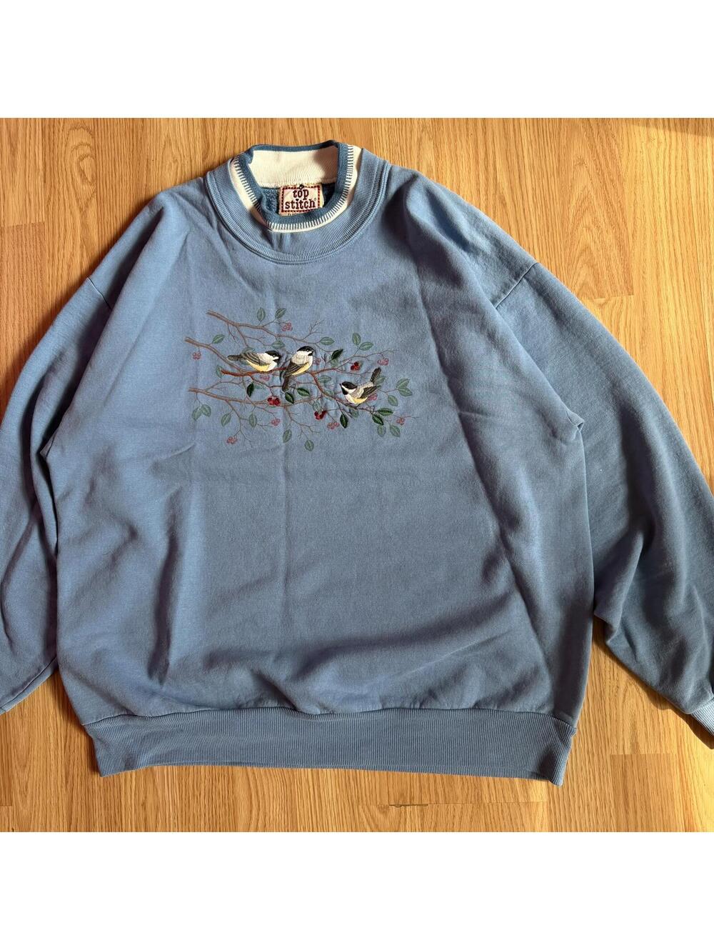 Vintage Crewneck Sweatshirt Blue with Embroidered Birds Size Large